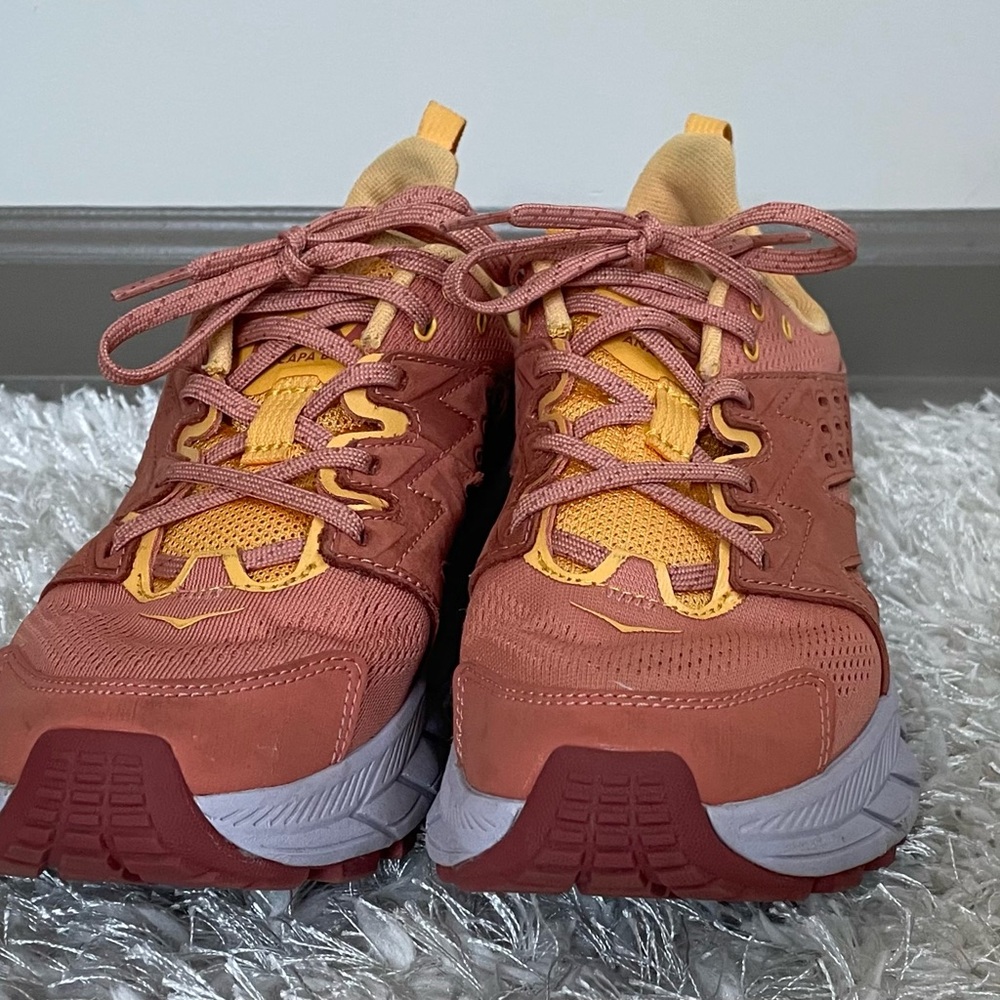 HOKA Anacapa Breeze Low Women’s Hiking Shoes in Sun Baked Amber Yellow - Picture 4 of 13
